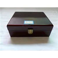 Traditional style Cosmetic Wooden Box