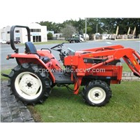 Kubota Tractor with 4 in 1 loader attachment