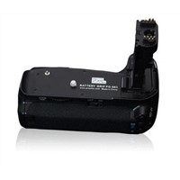 Battery grip for Nikon D7000