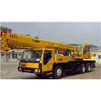 XCMG 3 Axles Heavy Construction Equipment Truck Crane