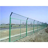 Roade Side Fence