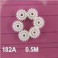 (100pcs/lot) Main Axle Plastic Toy Gears 182A 0.5M 18 Teeth  2mm Hole Diameter Cars Motor Gear Wheels