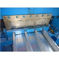 Closed Metal Deck Roll Forming Machine