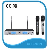 UHF wireless microphone system for amplifier