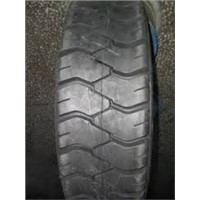 16.9-28 industry tyre with R4 pattern
