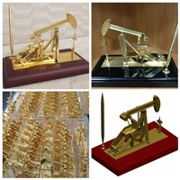 Zinc Alloy &amp;amp; Wood Oilfiled Pumping Unit Model with Pen Holder