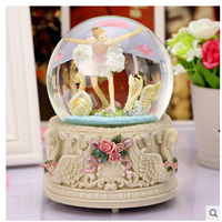 factory custom made hot new product polyresin snow globe gift with music