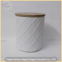 Prismatic Embossed Raw Finishing White Ceramic Candle cansister With Wood lid