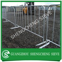 Powder coated yellow galvanized steel crowd control barrier for event