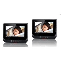 DUAL 7&amp;quot; SCREEN PORTABLE PLAYER