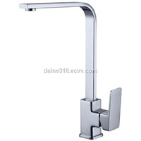 2020 New Design Brass Hot &amp;amp; Cold Kitchen Sink Mixer Faucet Chrome Finish