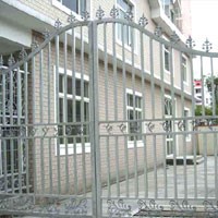 Aluminum gate