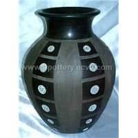 black pottery