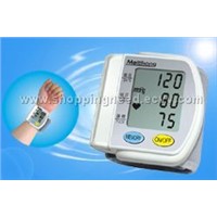 Wrist Full-automatic Blood Pressure Meter