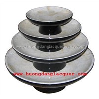 Set of 4 lacquer bowls with high leg with eggshell inlay.