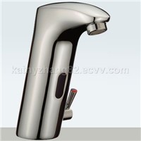 Automatic inductive cold-and hot water faucet