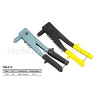 Hand riveter