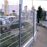 Residence Wire Mesh Fence