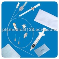 PICC (Peripherally Inserted Central venous Catheter)