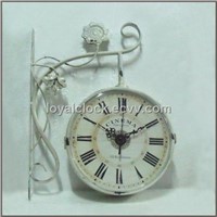 Double sides wall clock