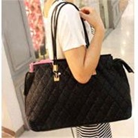 New Fall Influx of Korean Fashion Leisure Handbag Black Lozenge Portable Shoulder Bag