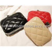 the Wholesale Lingge Chain Holding Evening Bag