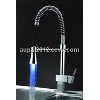Deck Mounted Pull Down Chrome LED Kitchen Faucet (L-8203)