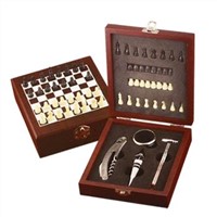 Red wine gift set with accessories and chess