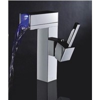 Single Handle LED Basin Faucet (L-4008)