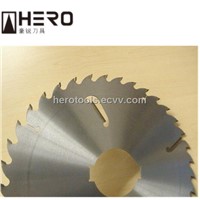 Multi-ripping saw blade with raker