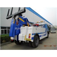 Dongfeng 153 recovery truck with lifting and hoisting together