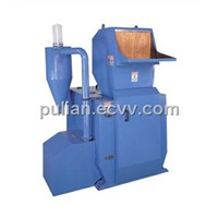 Crusher of soundproof with blower and auto discharge system