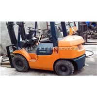 Used Forklift TOYOTA 2.5T made in Japan