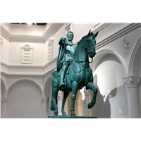 Equestrian statue  (FS-009)