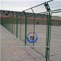 Frame wire mesh fence
