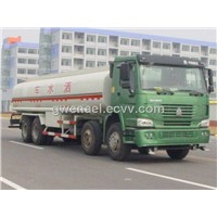 Oil Tanker Truck  SINOTRUK 38000L 8x4 Energy-Saving