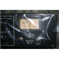 Universal Audio LA-610 MkII Classic Tube Microphone Preamplifier--600Euro