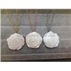 Shell flower necklace-pure white