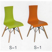 Eames Eiffel side chair