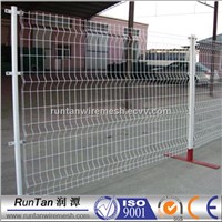 curved mesh fence