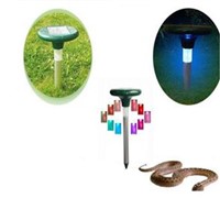 Garden Snake/mice repellent solar power charing with ultrasonic sond and light
