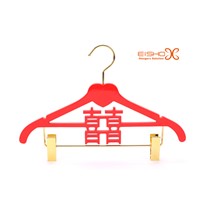 clothes hanger can be gift?