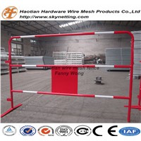 red powder coating crowd control barriers temporary fence with reflactive stripes for france market