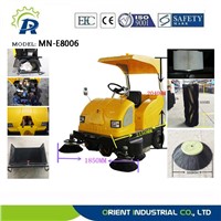 Electric driving type sweeping machine