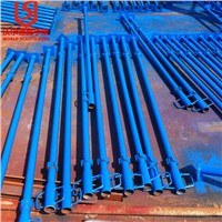 Adjustable scaffolding prop for construction use