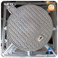 Lawn vented hinged manhole cover