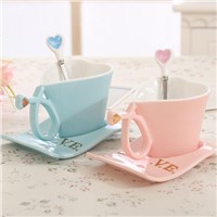 Selling heart-shaped ceramic cup