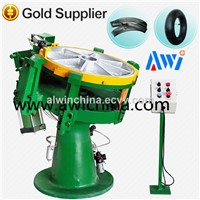 Pneumatic tire tube vulcanizing machine