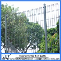 Powder Coated Galvanized Garden Fence Panels Roll Top Welded Wire Mesh Fence