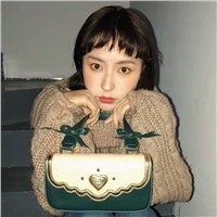 2019 Unique Fashion New Ladies Stitching Three Color Cute Niche Design Heart-Shaped Bow Shell Type Clutch